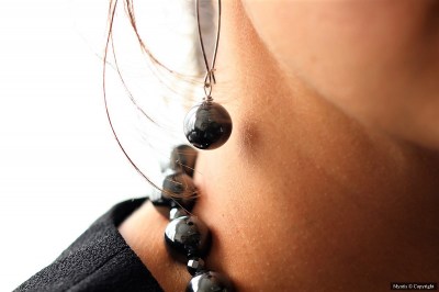 Longues boucles hematite